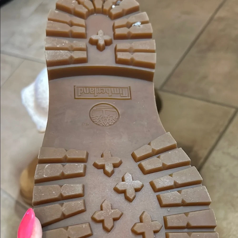 Timberland Tan Boots with Shearling Lining - Picture 7 of 8